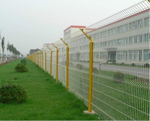 護欄網種類與保養維護指南